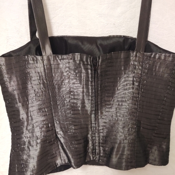 NWT LOFT METALLIC TOP. - Picture 4 of 9